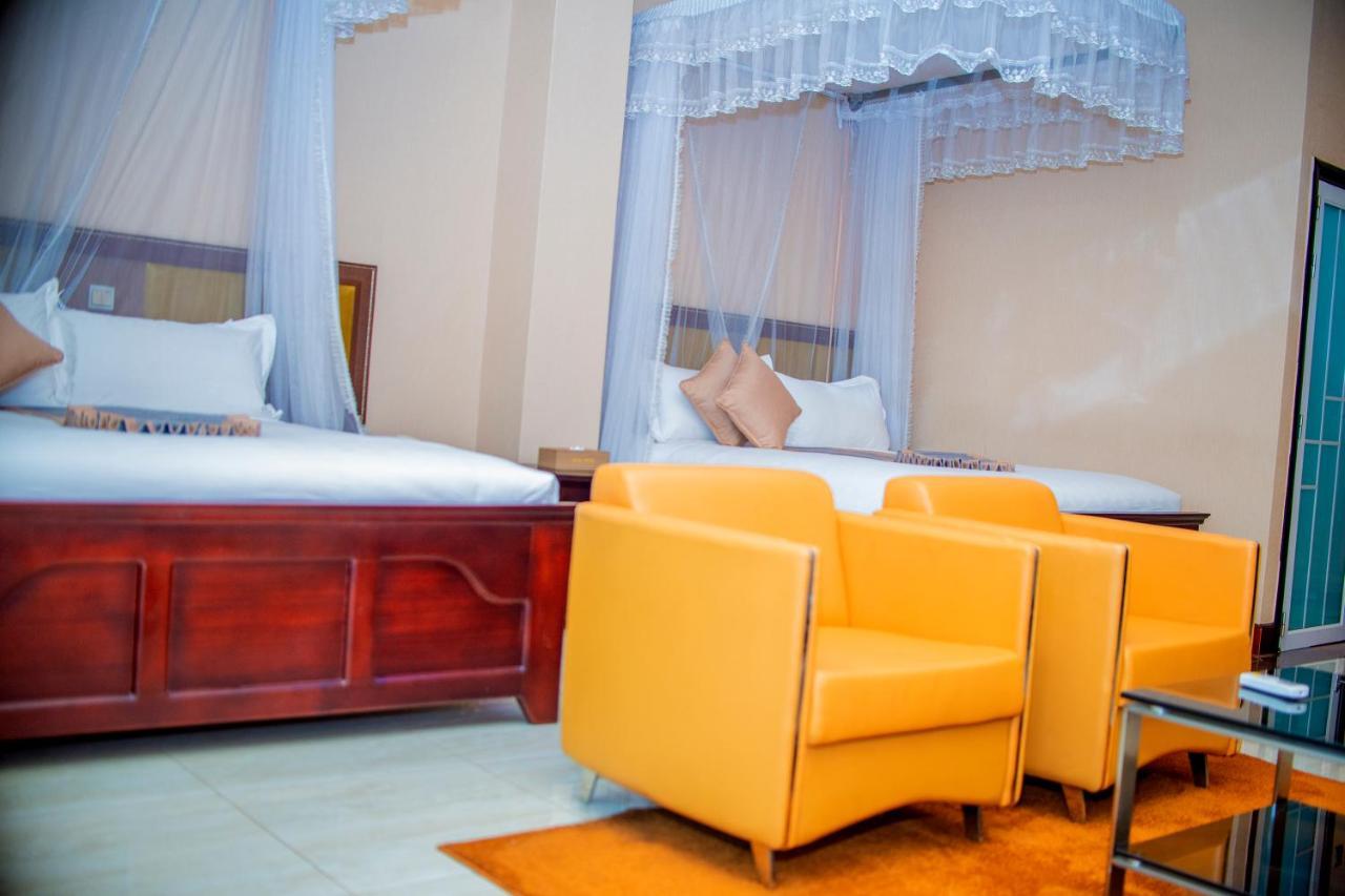 Hera Hotel Kampala Exterior foto