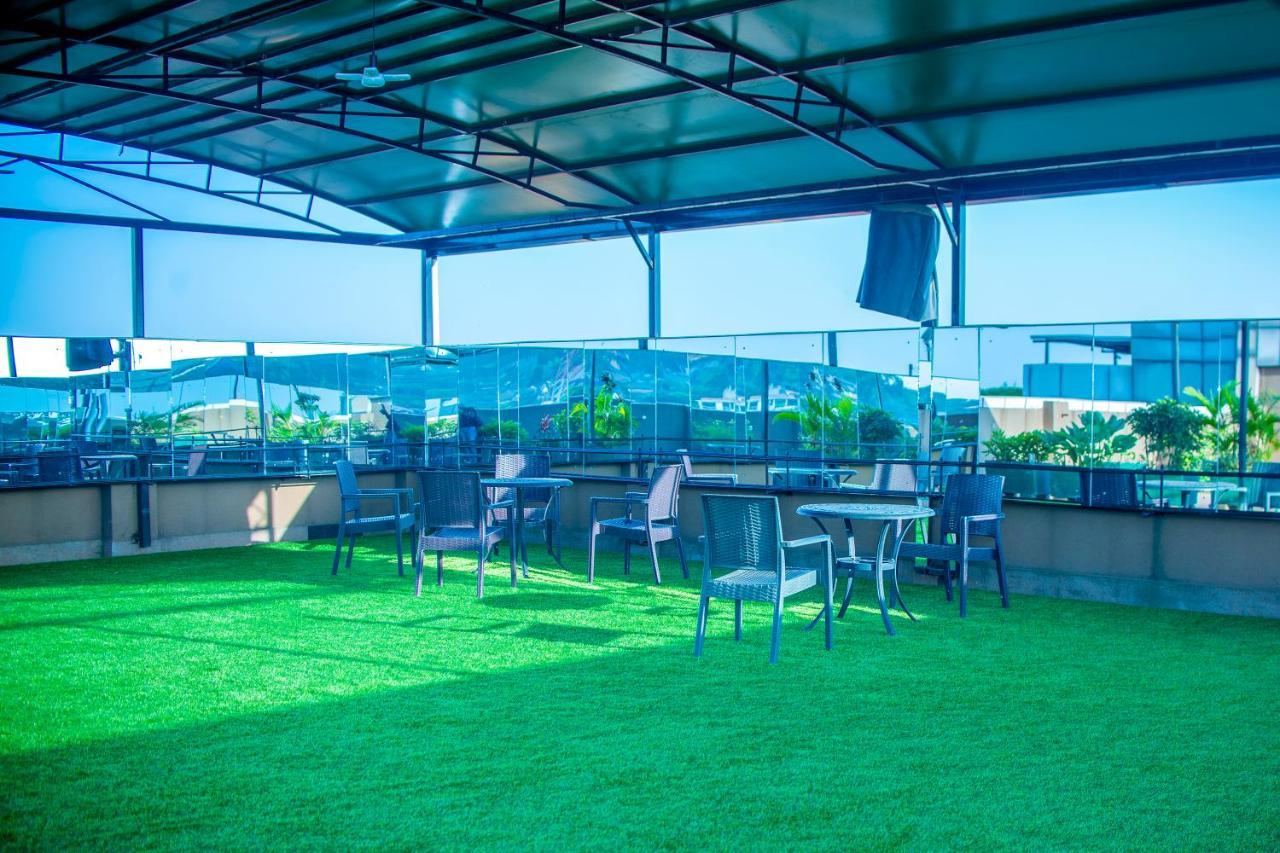 Hera Hotel Kampala Exterior foto