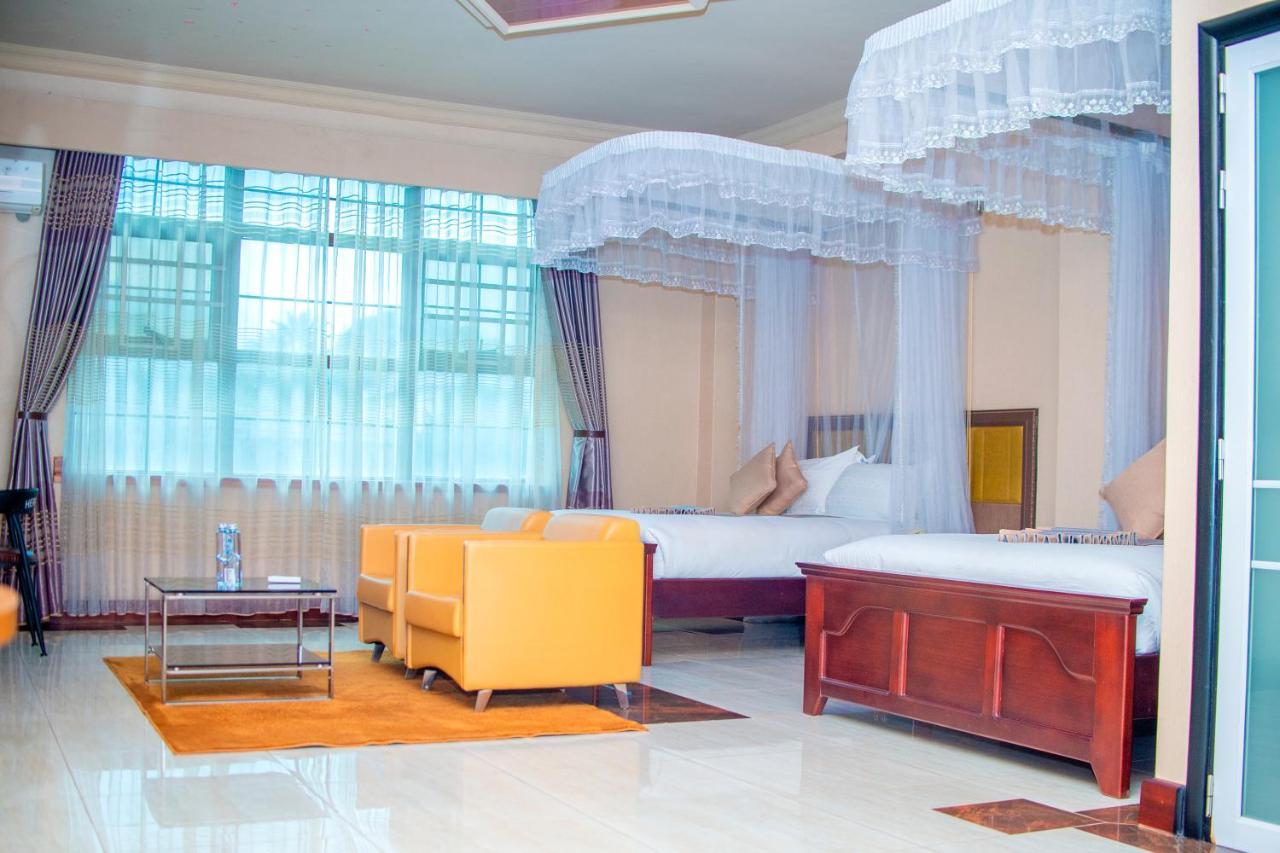 Hera Hotel Kampala Exterior foto