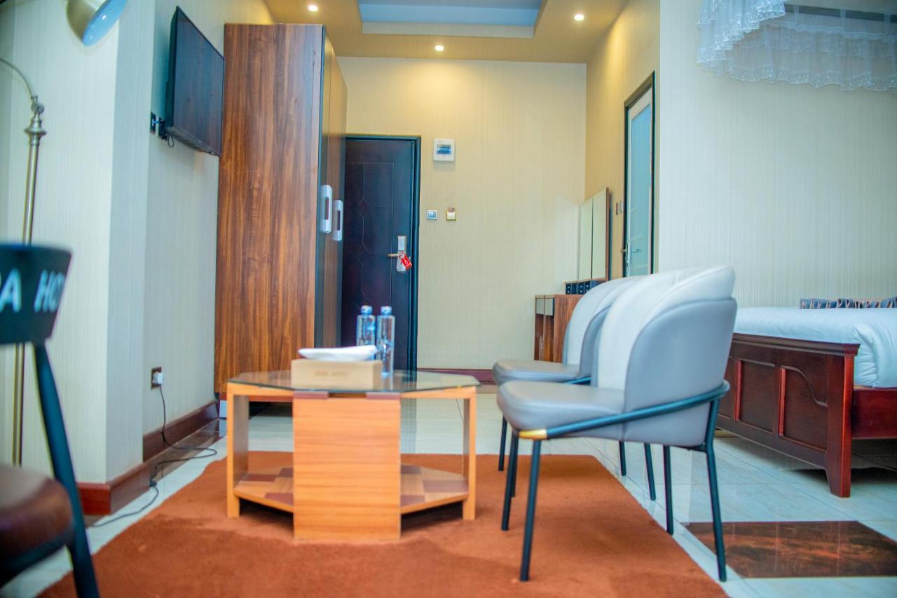 Hera Hotel Kampala Exterior foto